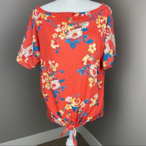 7TH ROY Tops - 7TH ROY ORANGE FLORAL FRONT TIE WAFFLE TOP